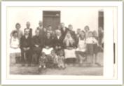 (7/14): Wesele Marii Grujp z Teodorem Pason - maj 1943r.<br>Na zdj�ciu s� te� J�zef i Anna Wittek z 7 swoimi dzie�mi.